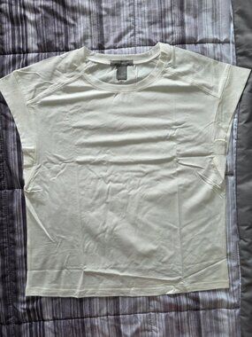 Kate and Mallory Ivory Boxy Cap Sleeve Tee Womens Small Modal Blend